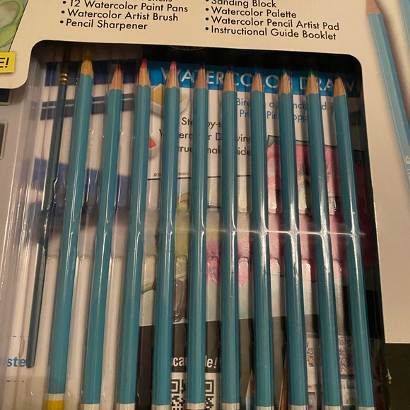 Watercolor Drawing Art Set with Pencils and Paints brand new - Picture 5 of 8